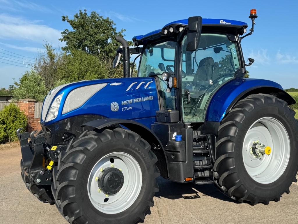 New Holland T7.225