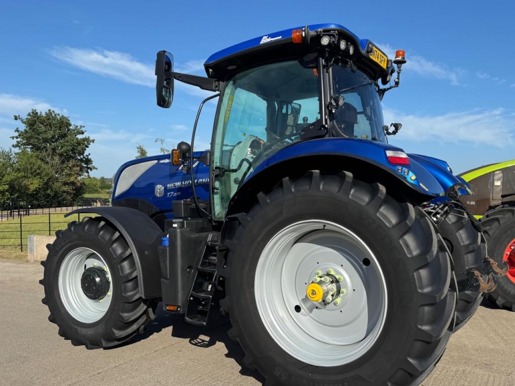 New Holland T7.225