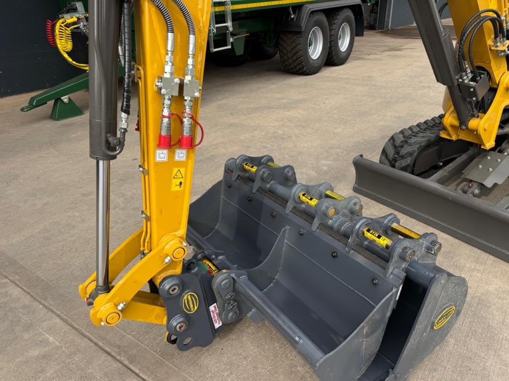 Lovol FR26F-U 2.7 Ton digger