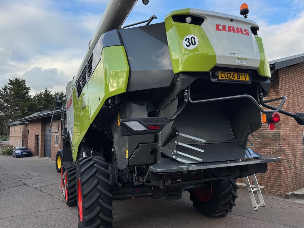 Claas Trion 730TT
