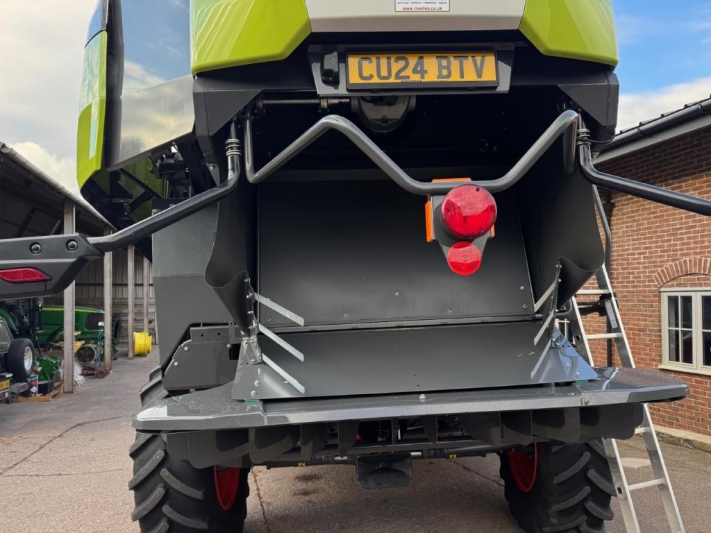 Claas Trion 730TT