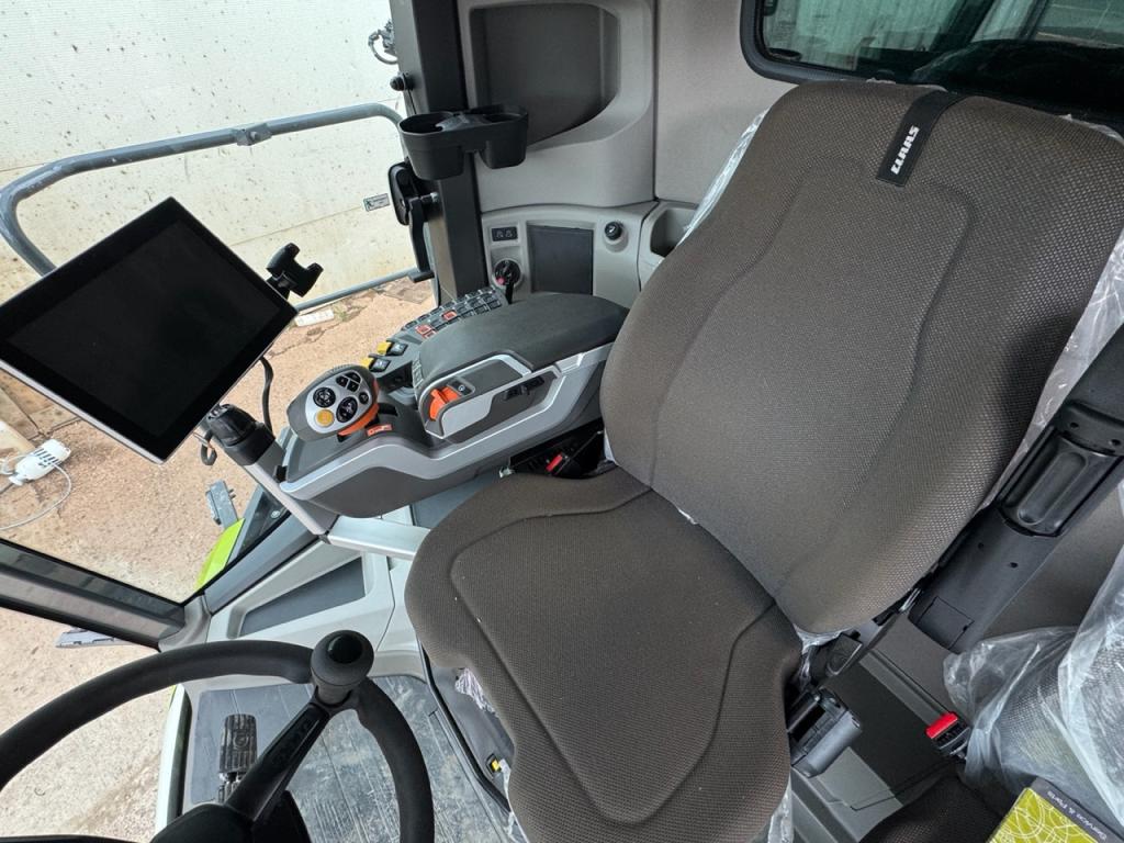 Claas Trion 730TT