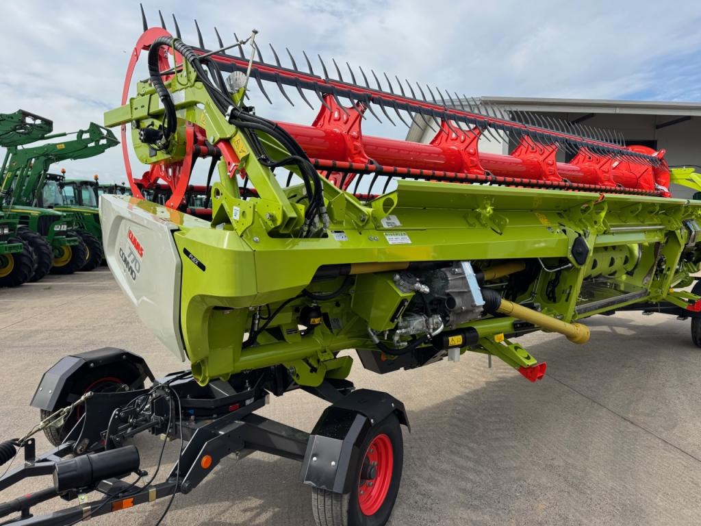Claas Trion 730TT