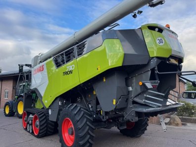 Claas Trion 730TT