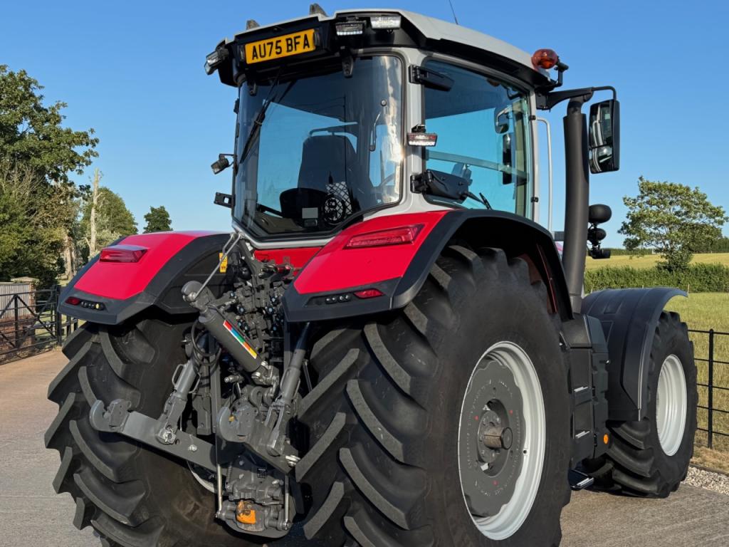 Massey Ferguson 8S.245