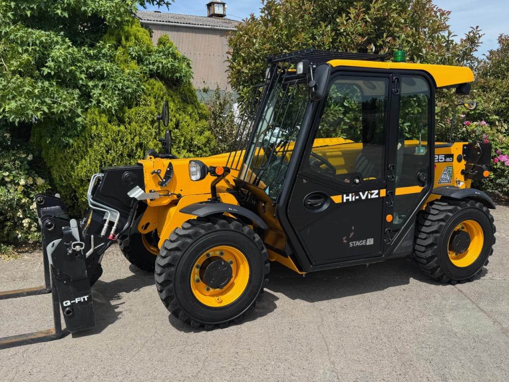 JCB 525-60 Hi-Viz telescopic