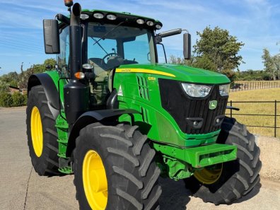 John Deere 6215R