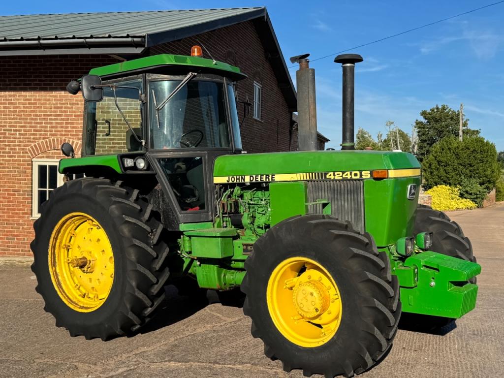 John Deere 4240S
