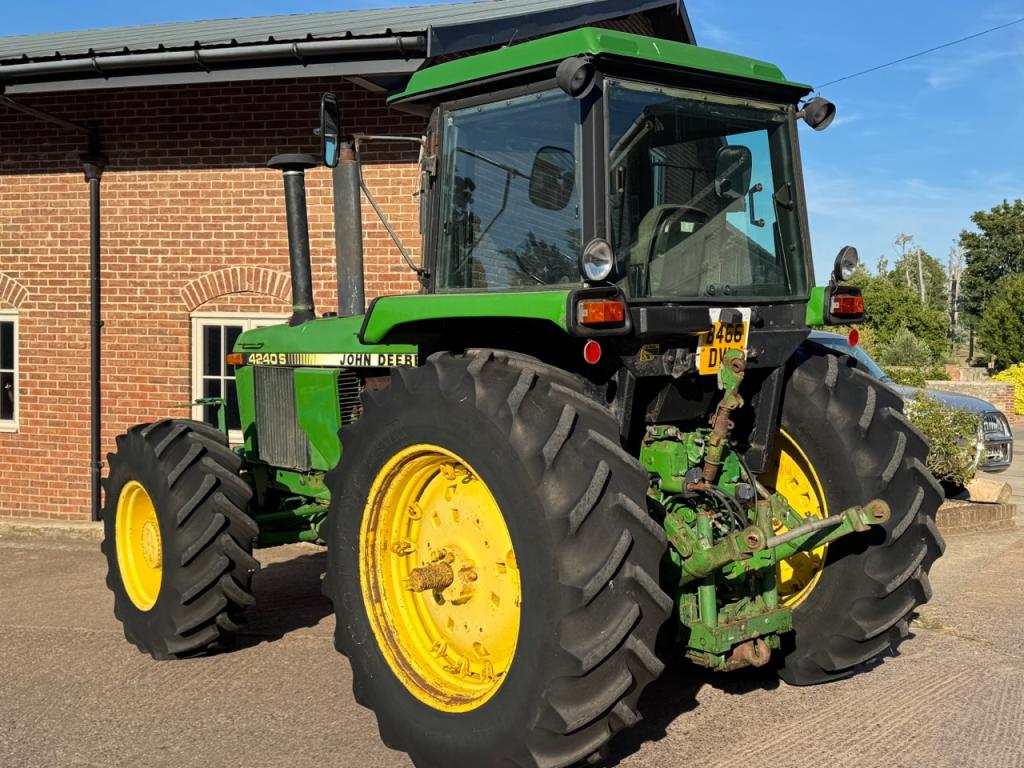 John Deere 4240S