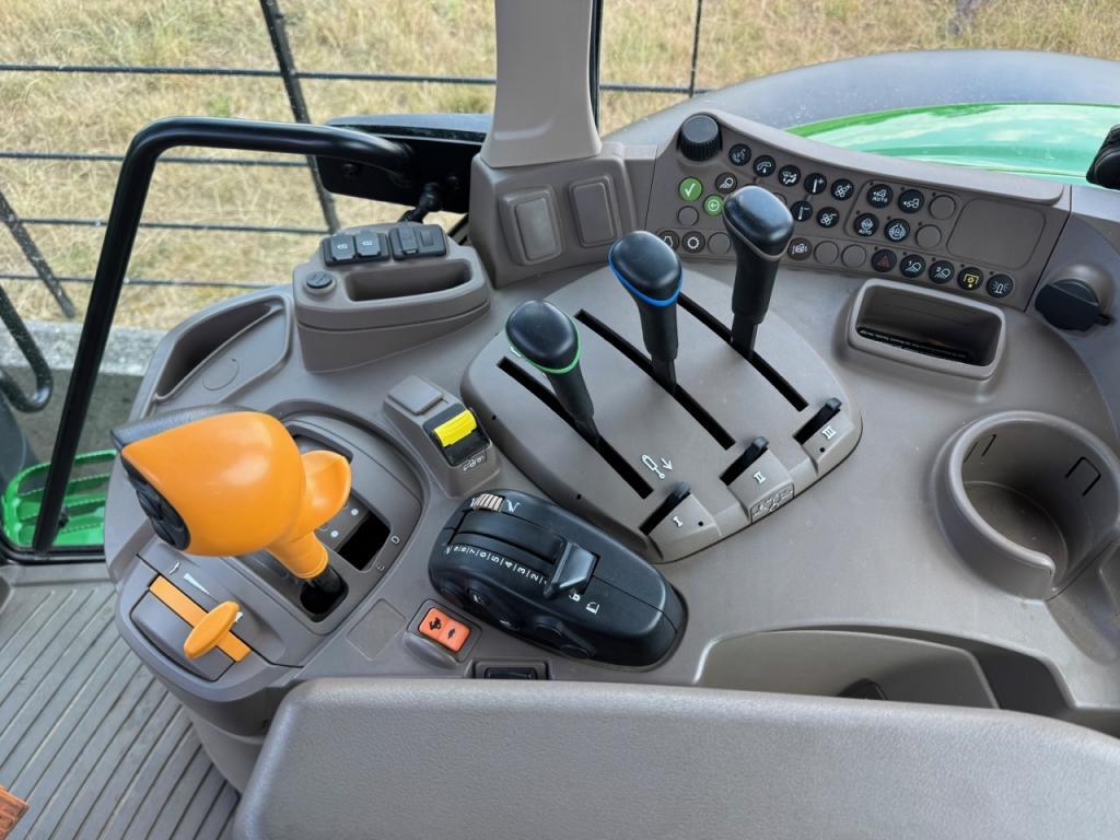 John Deere 6155M