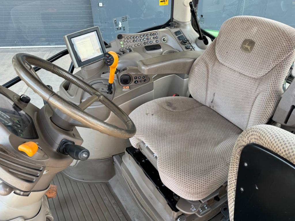 John Deere 6155R