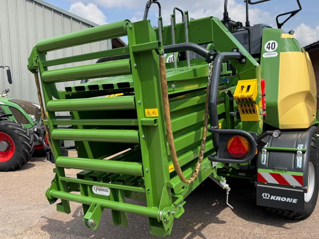 Krone BigPack 1290 baler