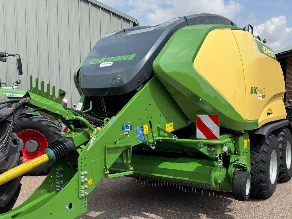 Krone BigPack 1290 baler