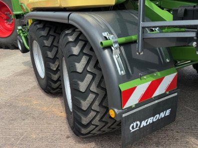 Krone BigPack 1290 baler