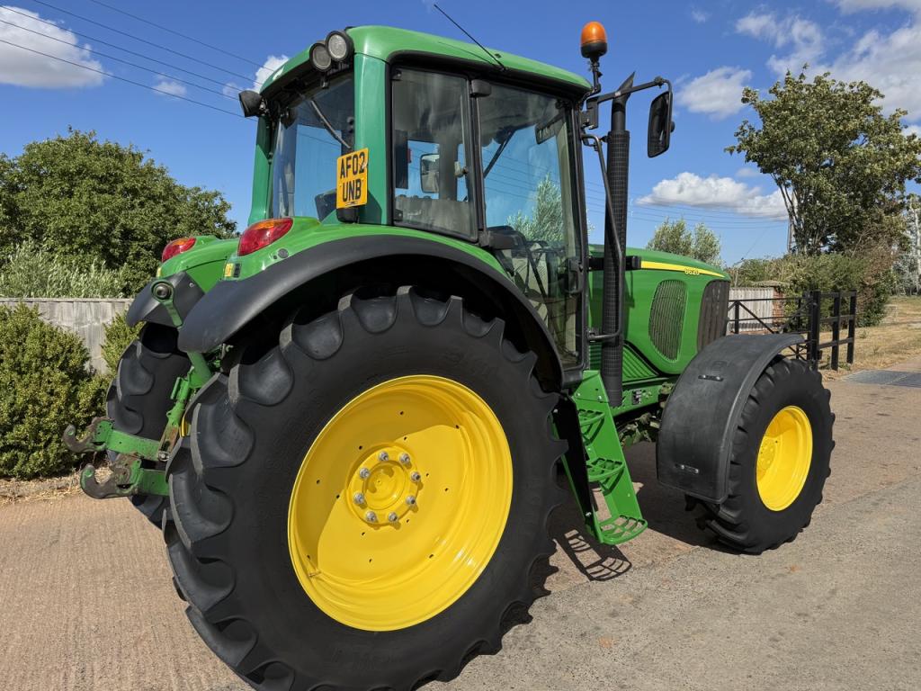 John Deere 6620