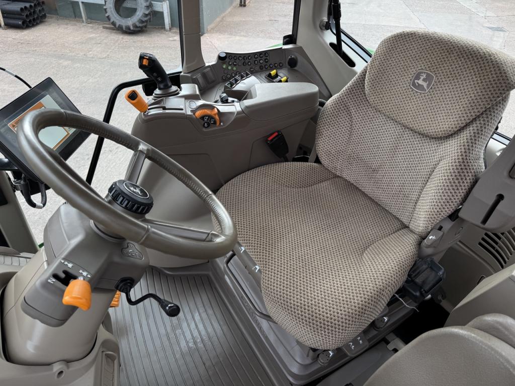 John Deere 6M 185