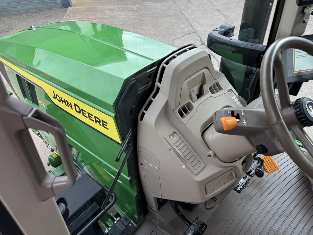 John Deere 6M 185