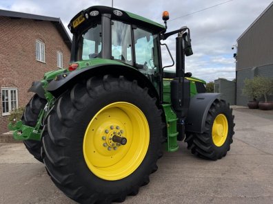 John Deere 6M 185