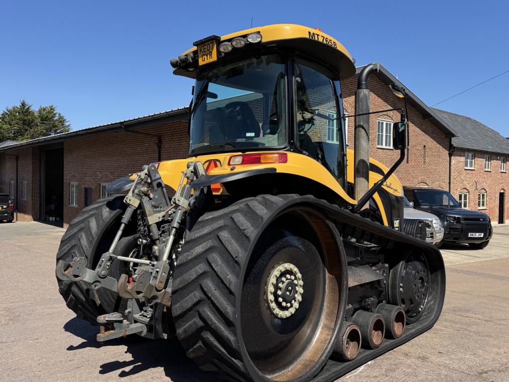 CAT 765B Challenger