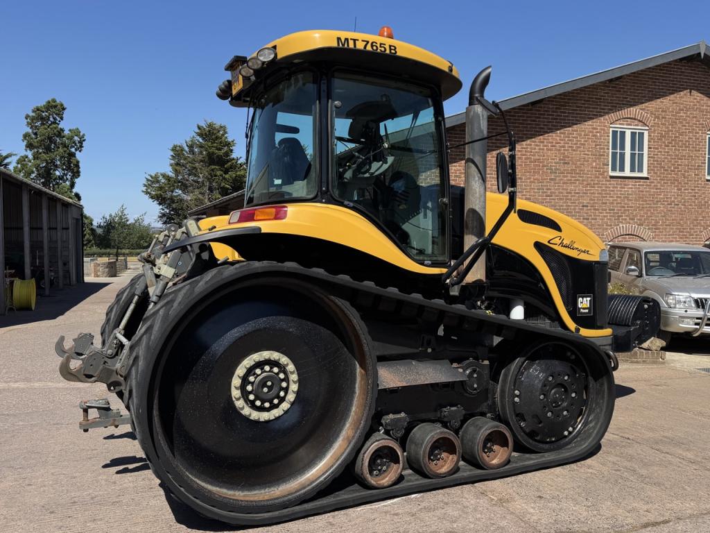 CAT 765B Challenger
