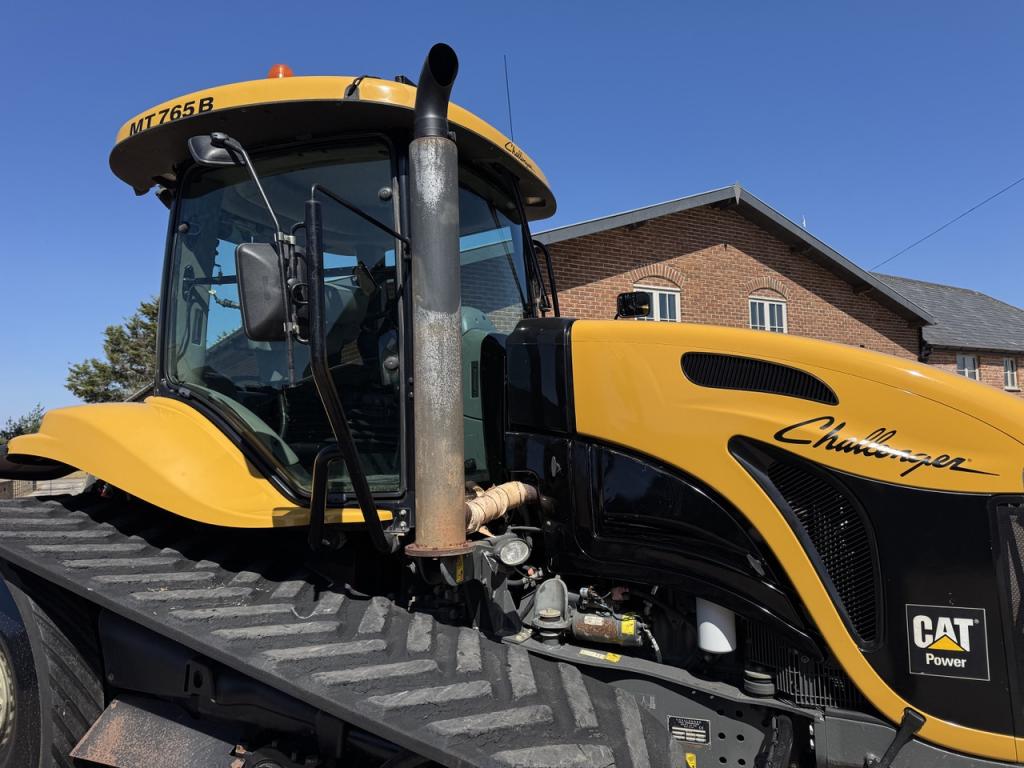 CAT 765B Challenger