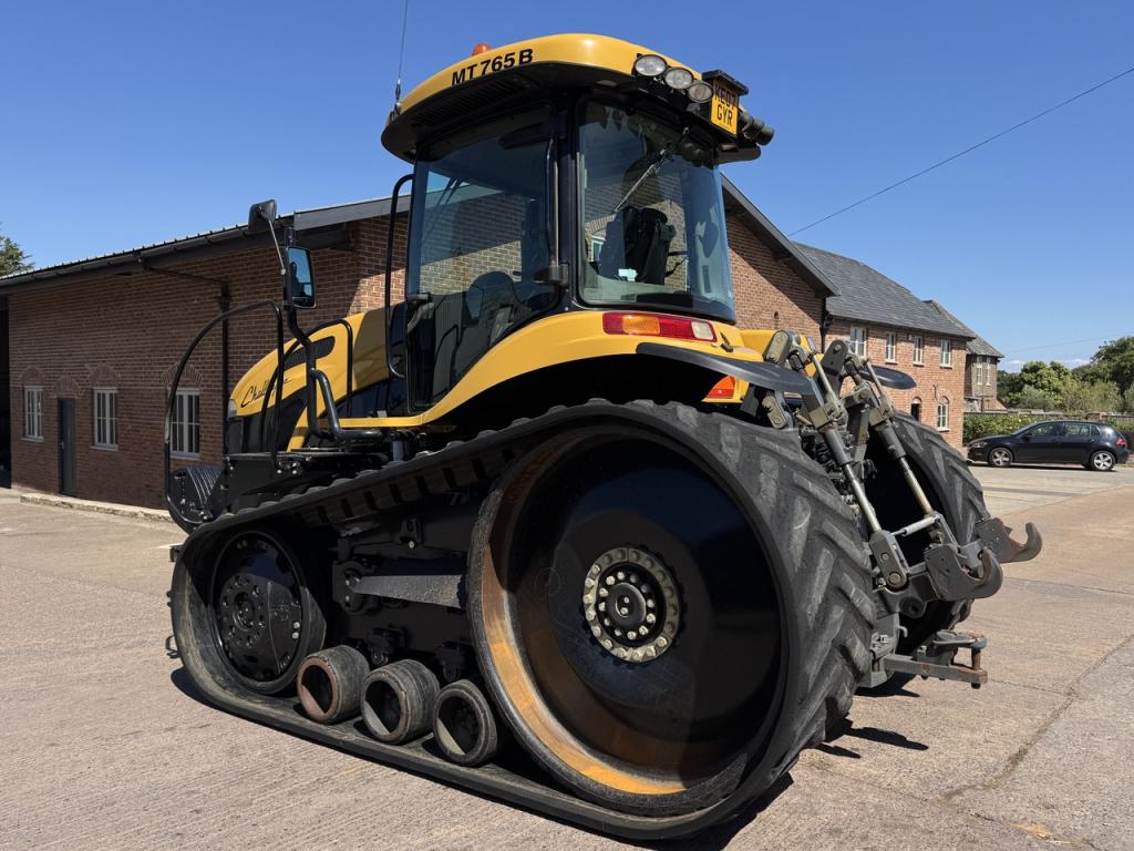 CAT 765B Challenger