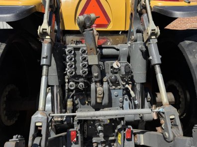 CAT 765B Challenger