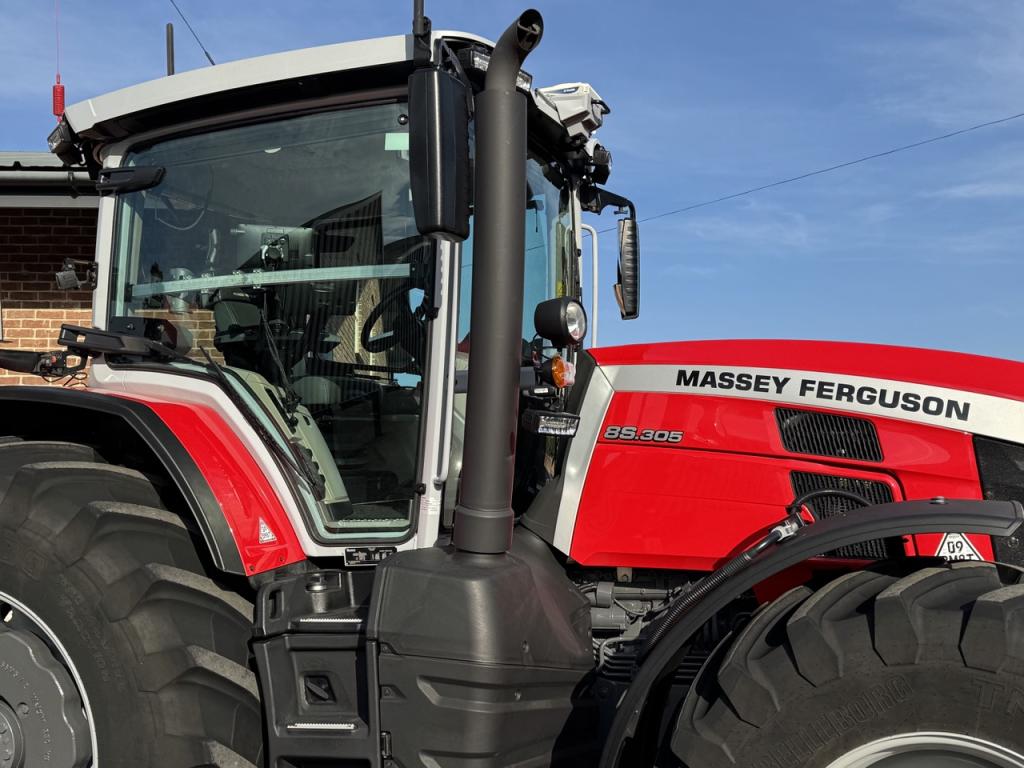 Massey Ferguson 8S.305