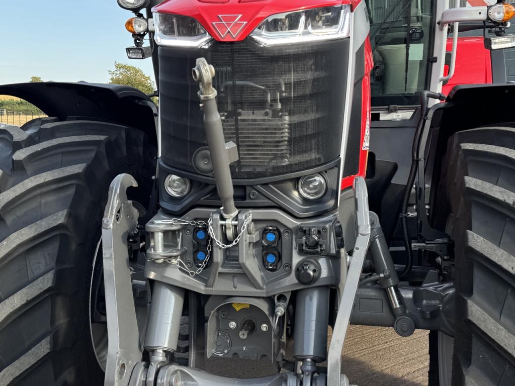 Massey Ferguson 8S.305
