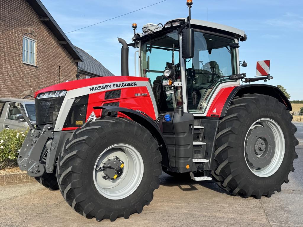 Massey Ferguson 8S.305