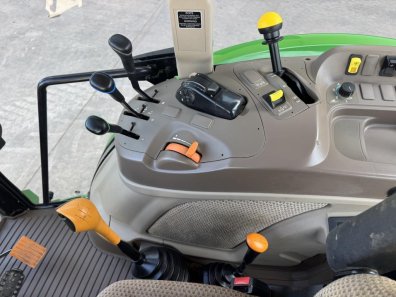 John Deere 5075 M