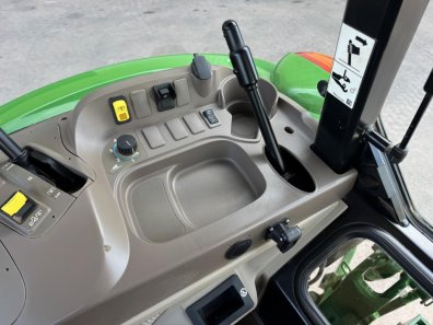 John Deere 5075 M