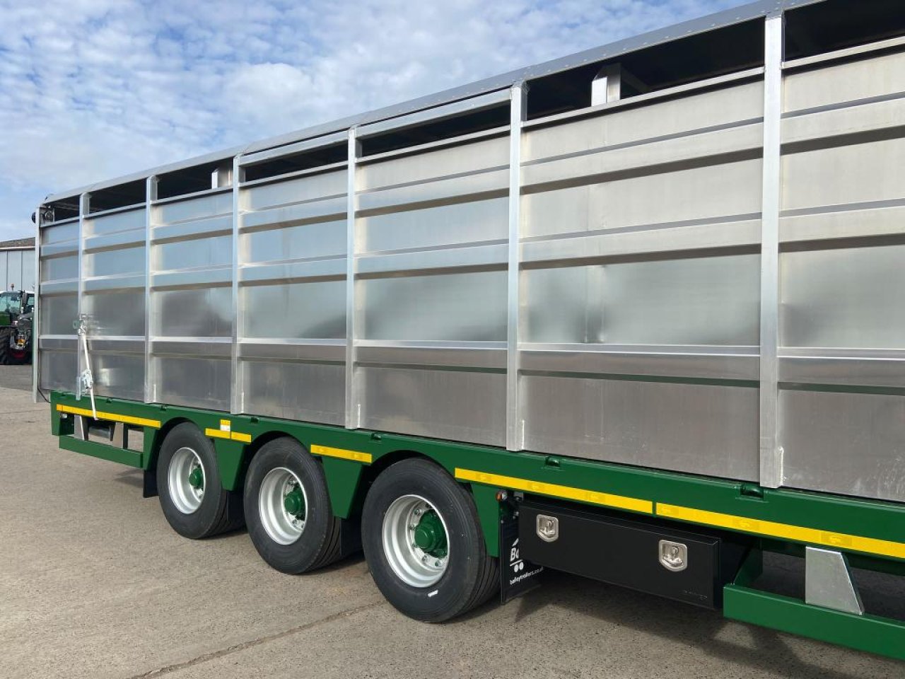 Bailey 20 ton flat deck loader livestock trailer