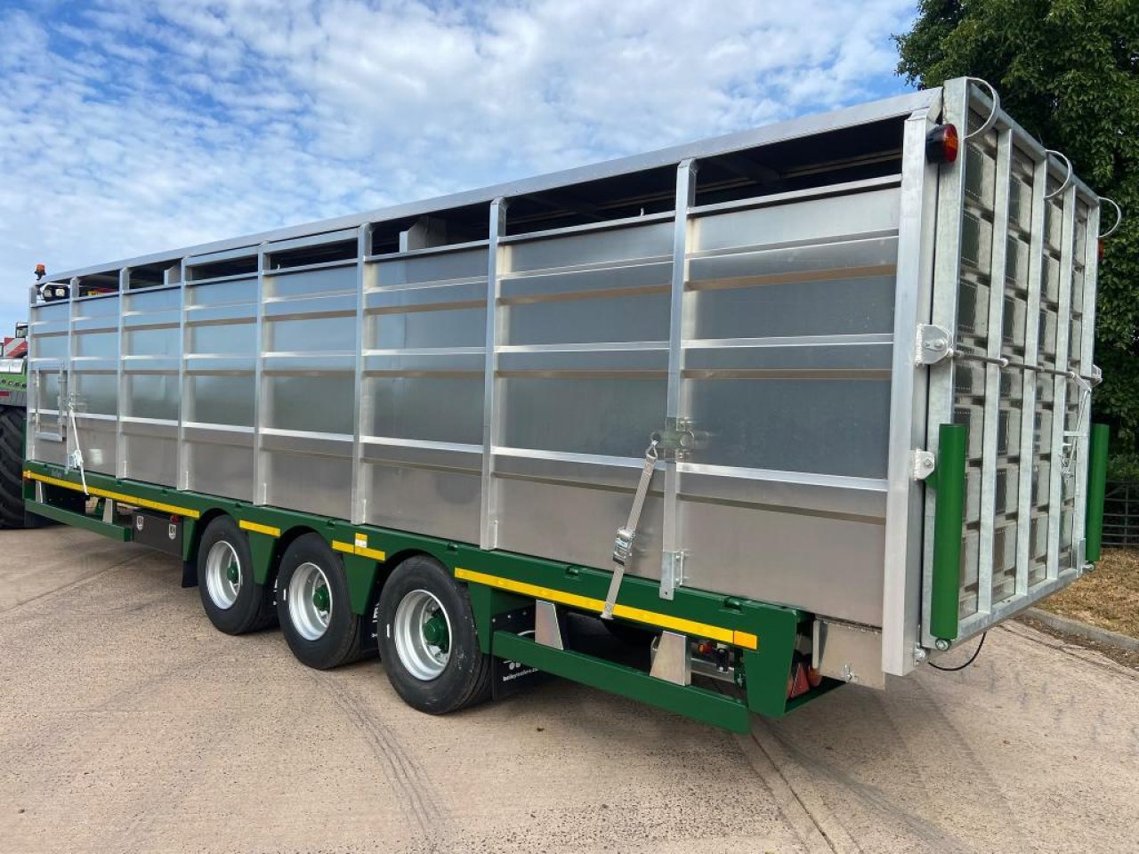 Bailey 20 ton flat deck loader livestock trailer