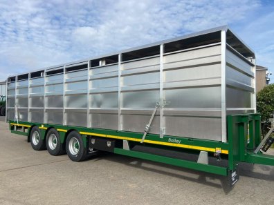 Bailey 20 ton flat deck loader livestock trailer