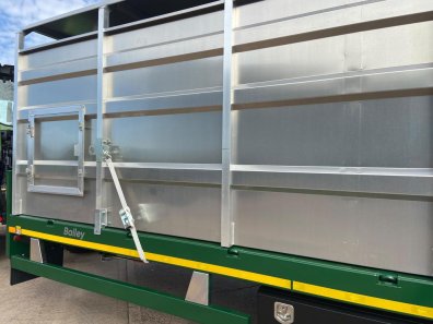 Bailey 20 ton flat deck loader livestock trailer