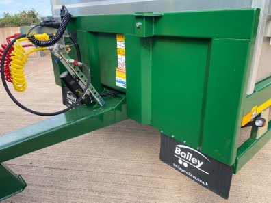 Bailey 20 ton flat deck loader livestock trailer