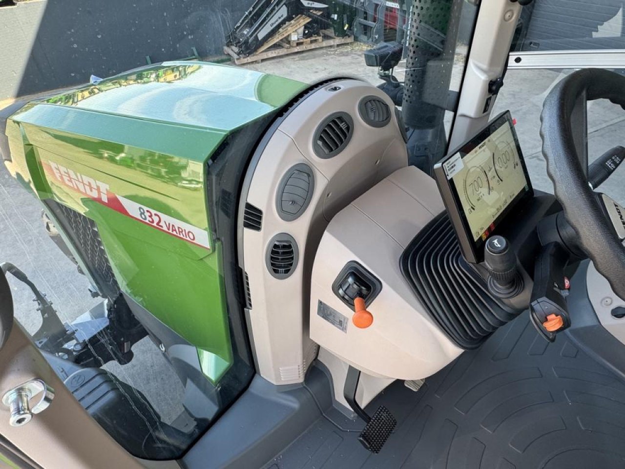 Fendt 832 Profi-Plus