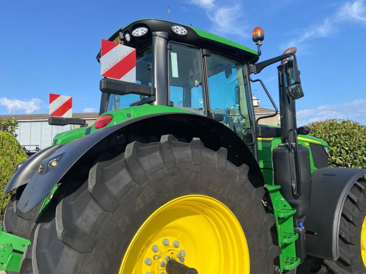 John Deere 6M 240