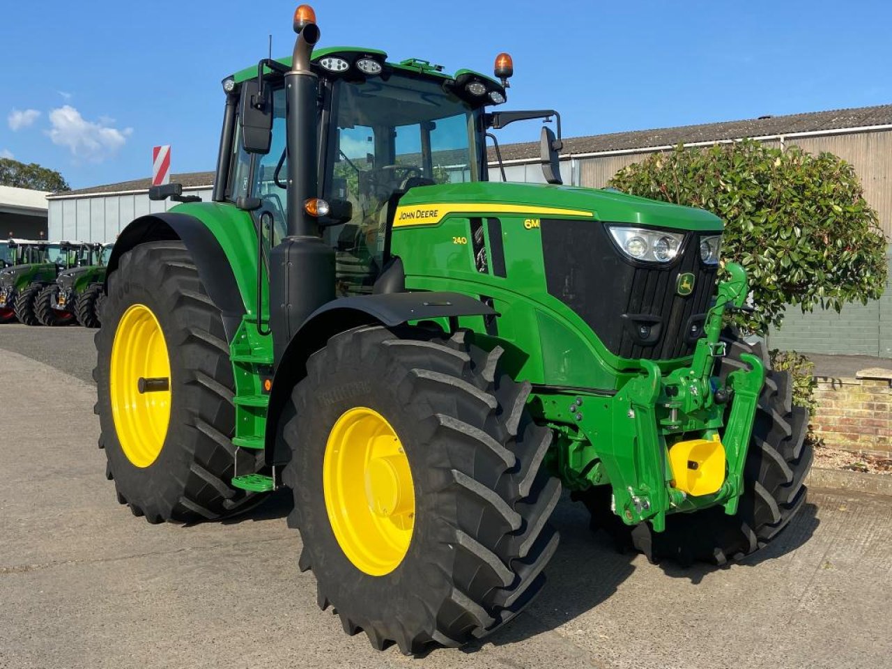 John Deere 6M 240