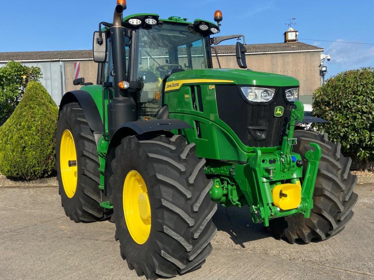 John Deere 6M 240