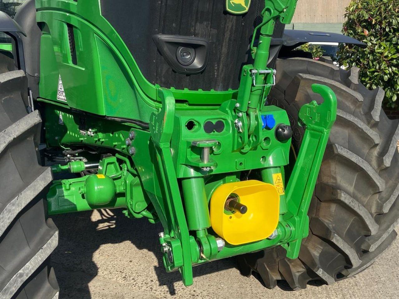 John Deere 6M 240