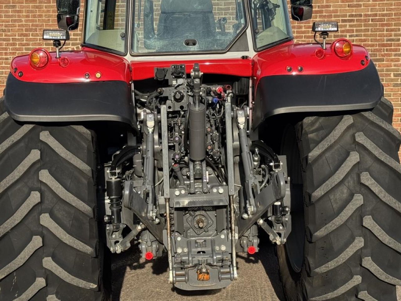 Massey Ferguson 7S.210 Exclusive