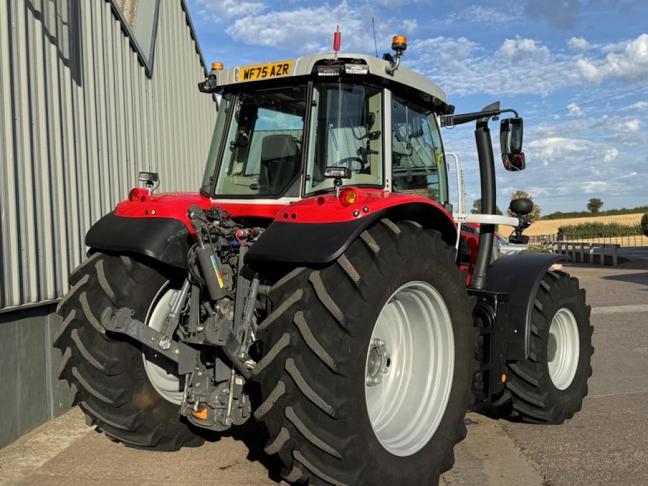 Massey Ferguson 7S.210 Exclusive