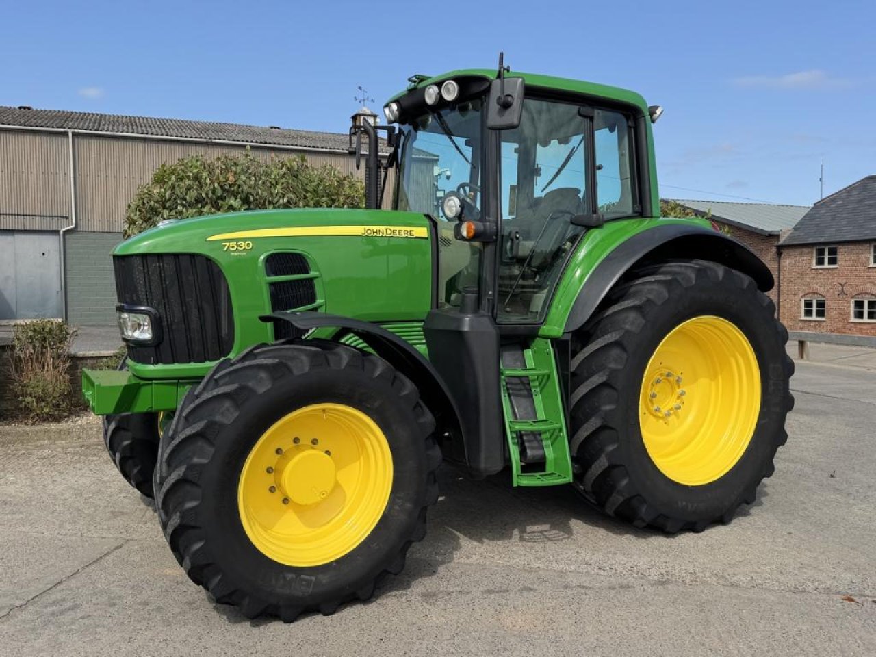 John Deere 7530