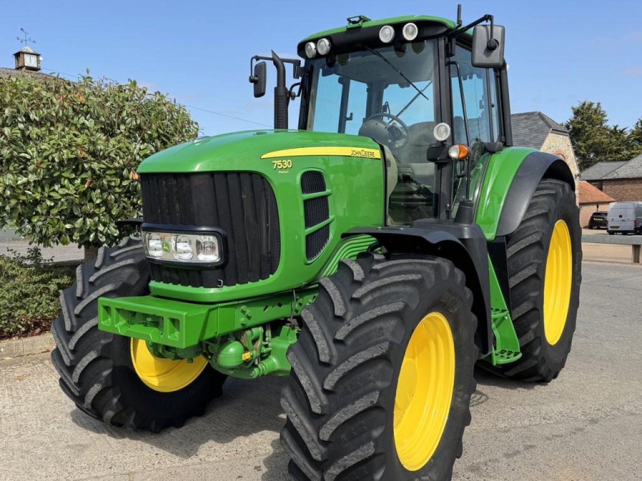 John Deere 7530