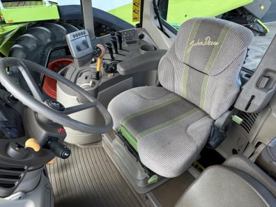 John Deere 7530