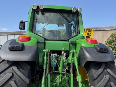 John Deere 7530