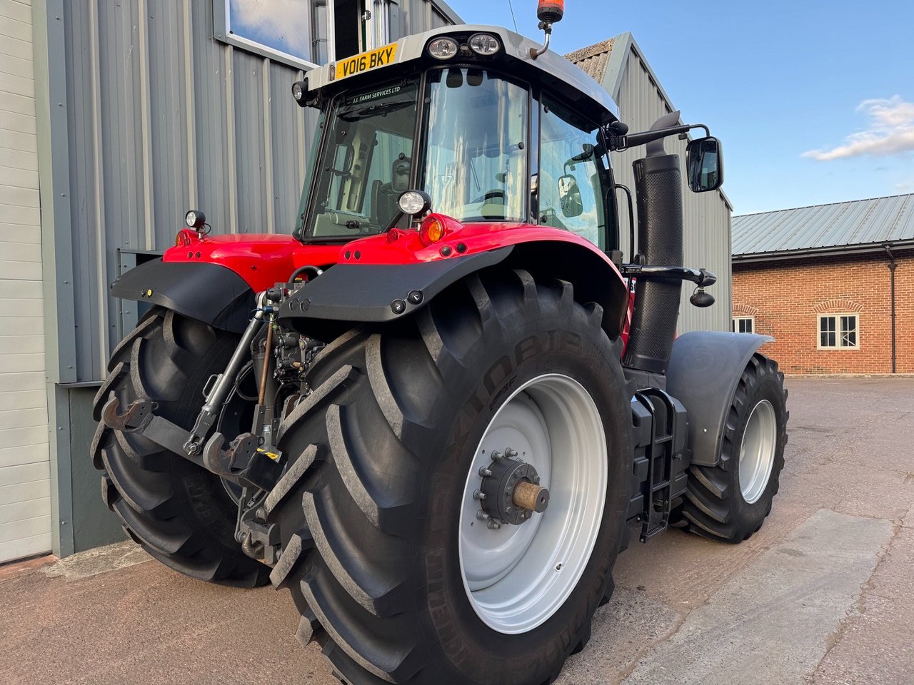 Massey Ferguson 7726 Efficient
