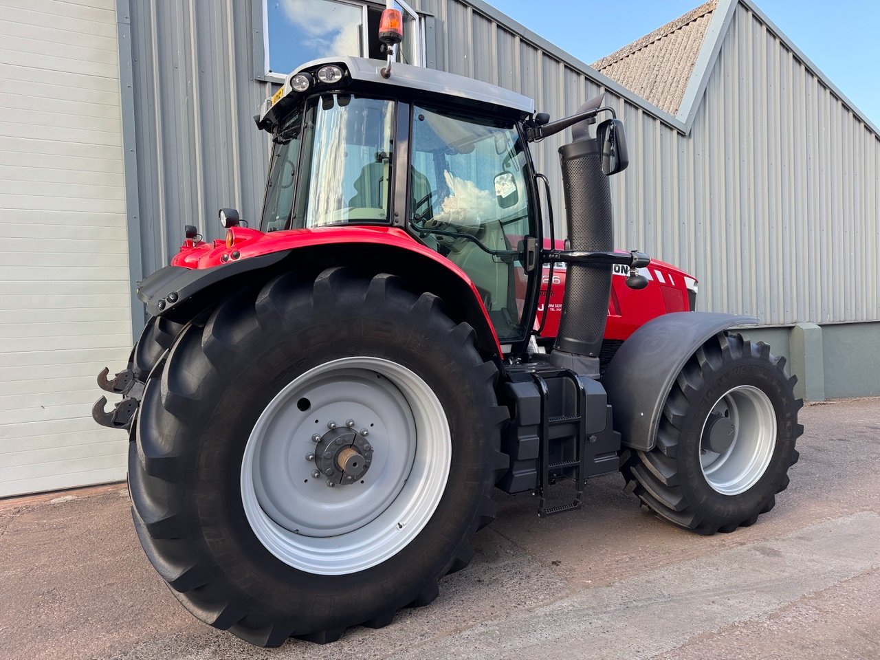 Massey Ferguson 7726 Efficient